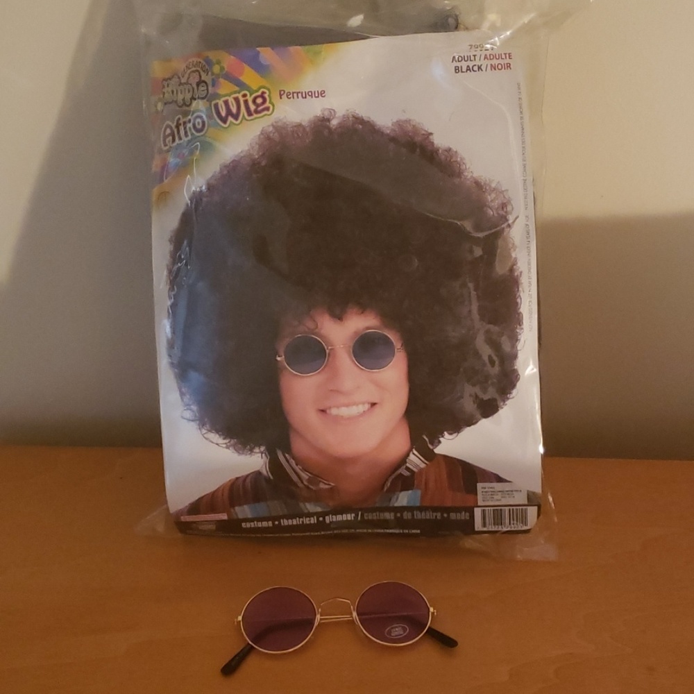 70s Halloween Wig and sunglasses